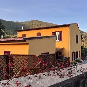 La Fucinaia Pet Friendly Adults Only Couette-café